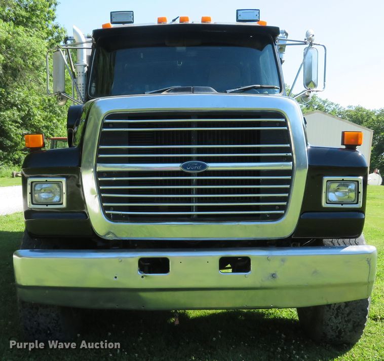 image for item DH1032 1991 Ford L8000  dump truck