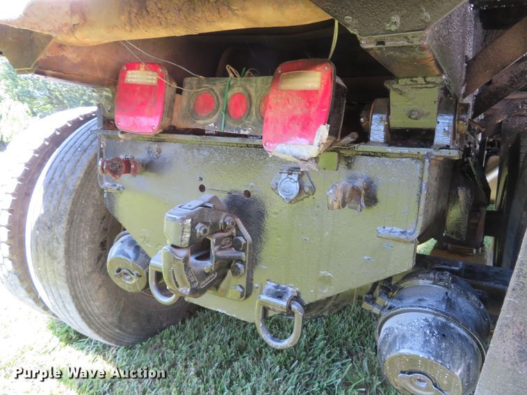 image for item DH1032 1991 Ford L8000  dump truck