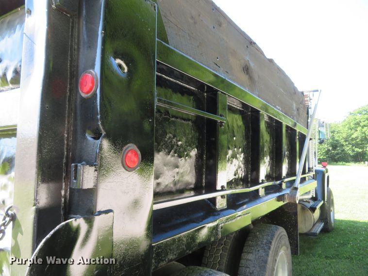 image for item DH1032 1991 Ford L8000  dump truck