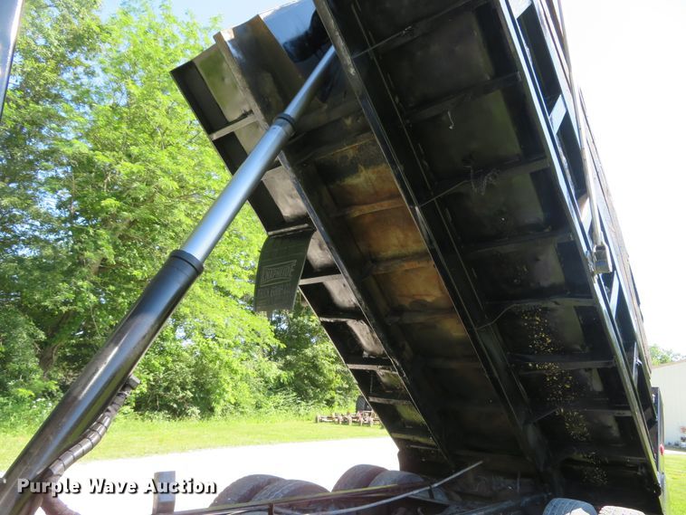 image for item DH1032 1991 Ford L8000  dump truck