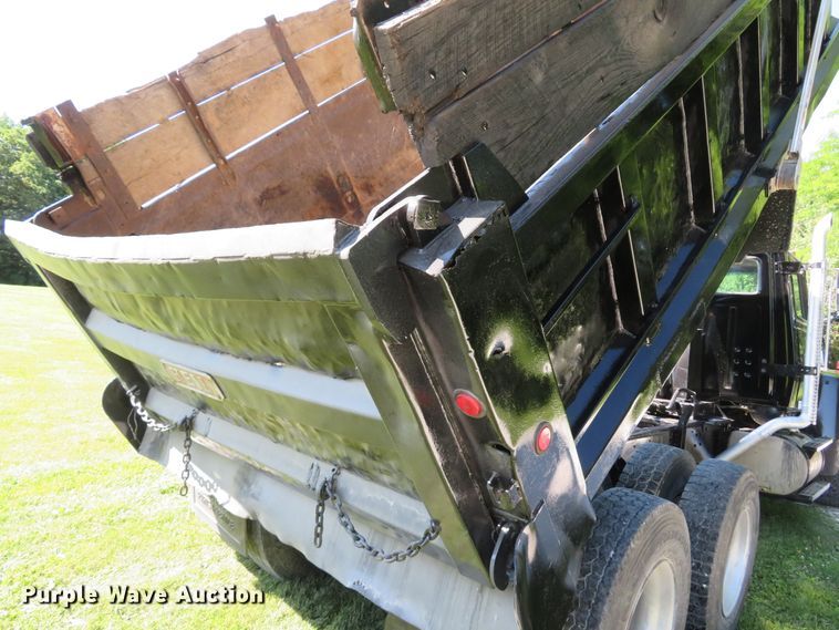 image for item DH1032 1991 Ford L8000  dump truck