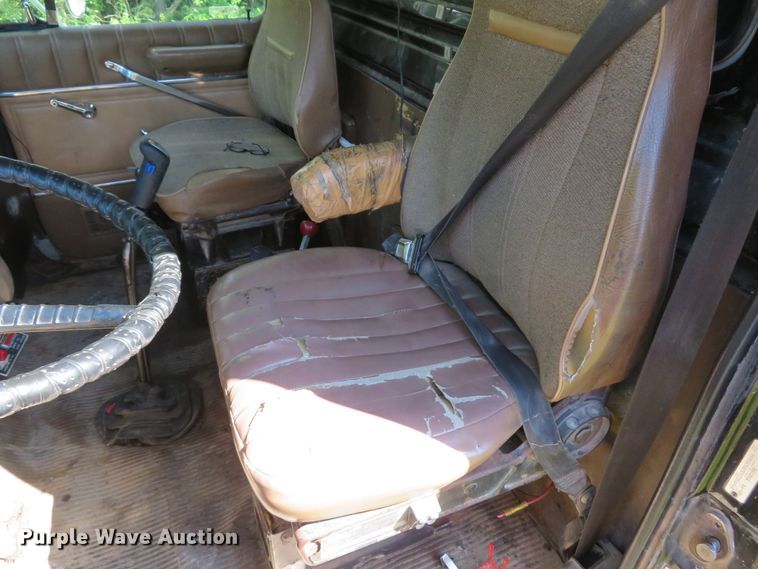 image for item DH1032 1991 Ford L8000  dump truck