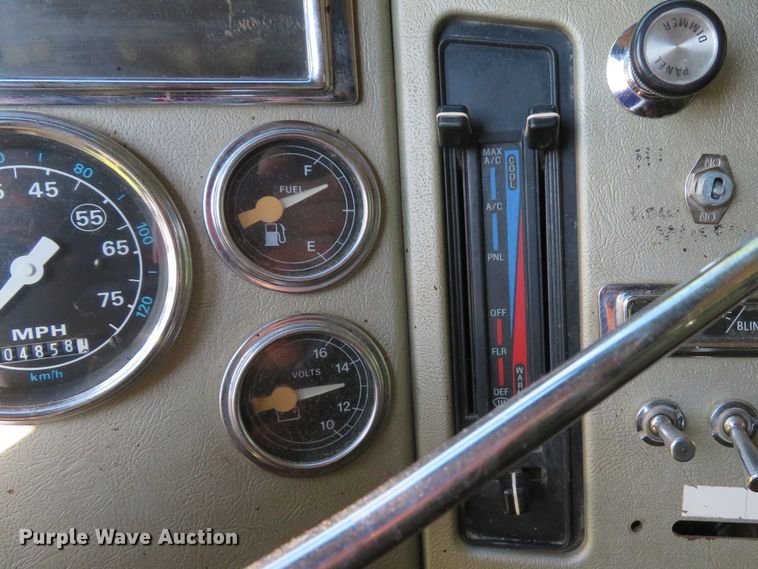 image for item DH1032 1991 Ford L8000  dump truck