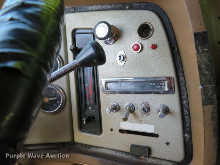 image for item DH1032 1991 Ford L8000  dump truck