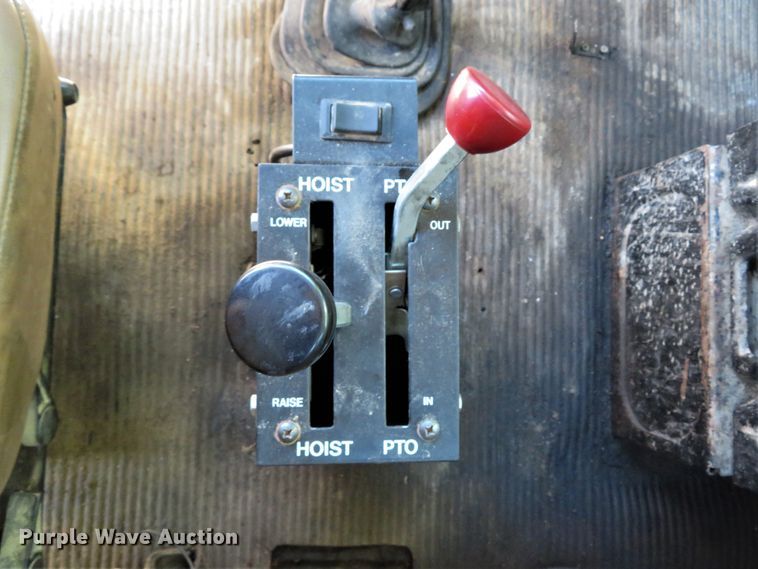 image for item DH1032 1991 Ford L8000  dump truck