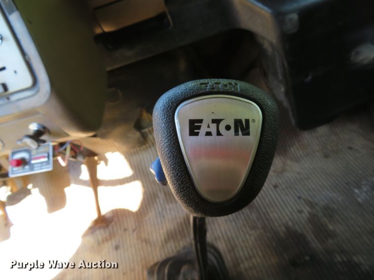 image for item DH1032 1991 Ford L8000  dump truck