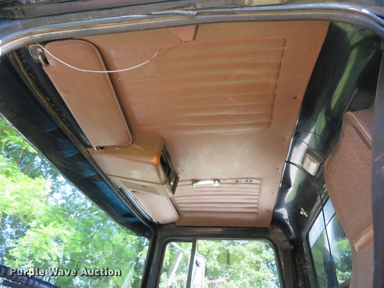 image for item DH1032 1991 Ford L8000  dump truck