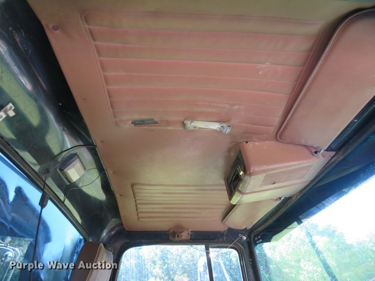 image for item DH1032 1991 Ford L8000  dump truck