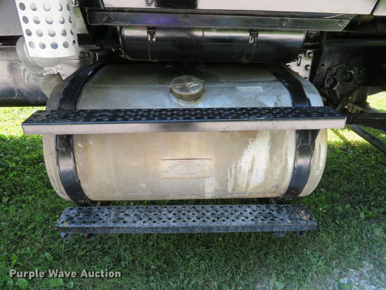 image for item DH1032 1991 Ford L8000  dump truck