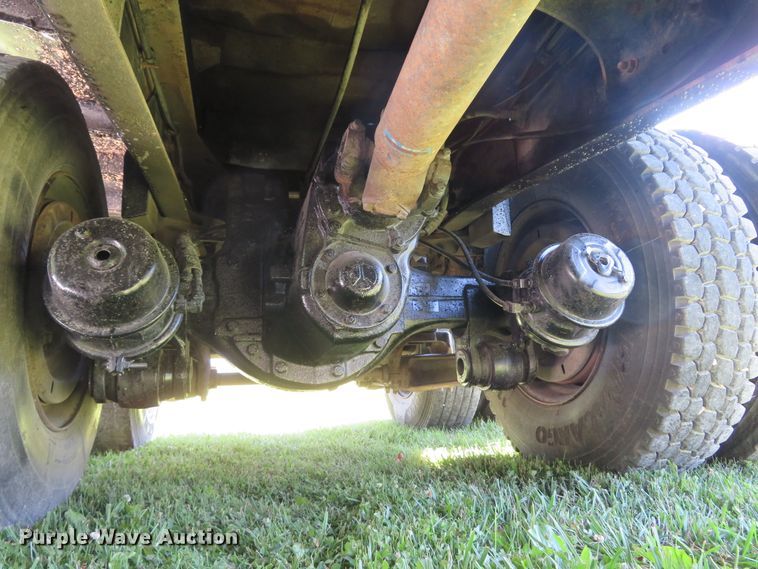 image for item DH1032 1991 Ford L8000  dump truck