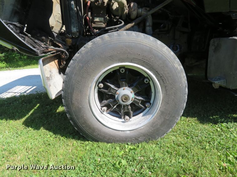 image for item DH1032 1991 Ford L8000  dump truck