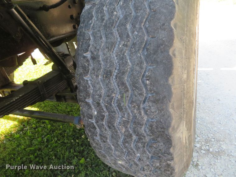 image for item DH1032 1991 Ford L8000  dump truck