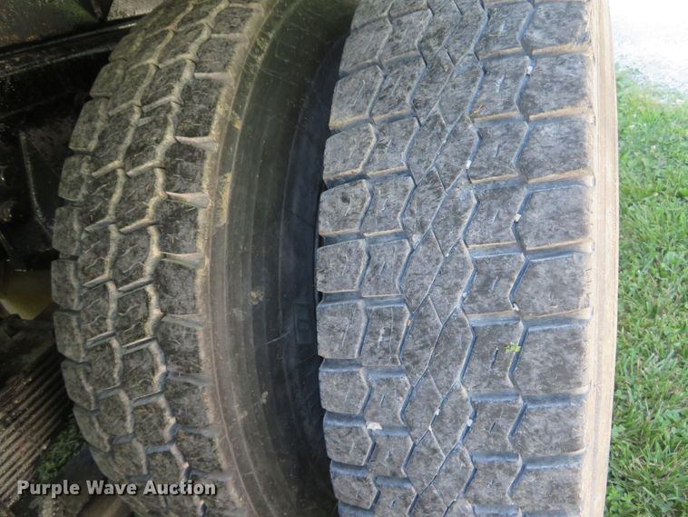 image for item DH1032 1991 Ford L8000  dump truck