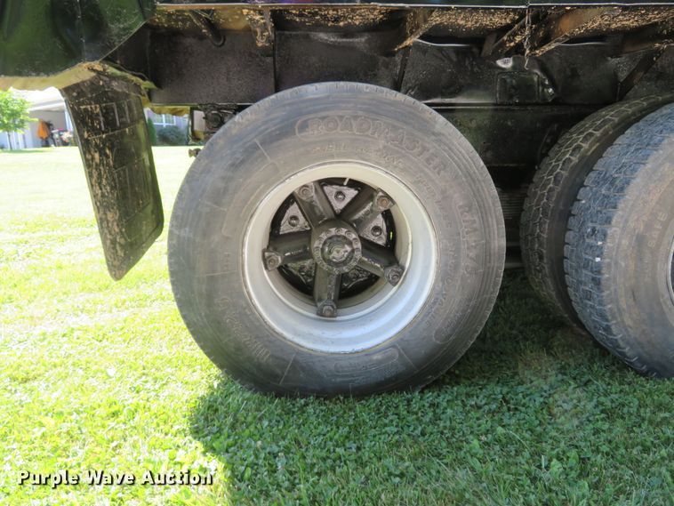 image for item DH1032 1991 Ford L8000  dump truck