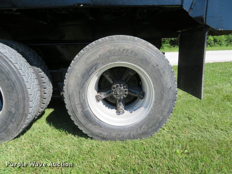 image for item DH1032 1991 Ford L8000  dump truck