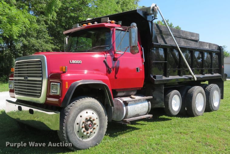 image for item DH1033 1994 Ford L8000  dump truck