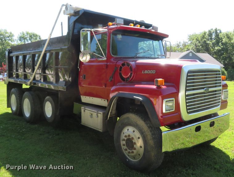 image for item DH1033 1994 Ford L8000  dump truck