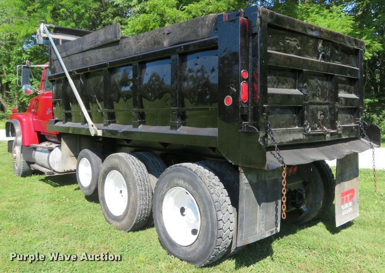 image for item DH1033 1994 Ford L8000  dump truck