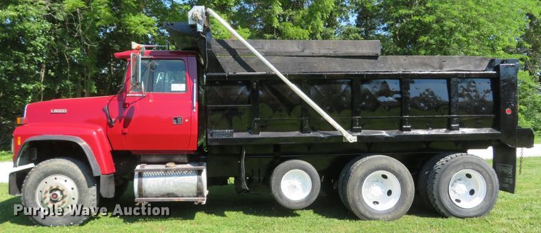 image for item DH1033 1994 Ford L8000  dump truck