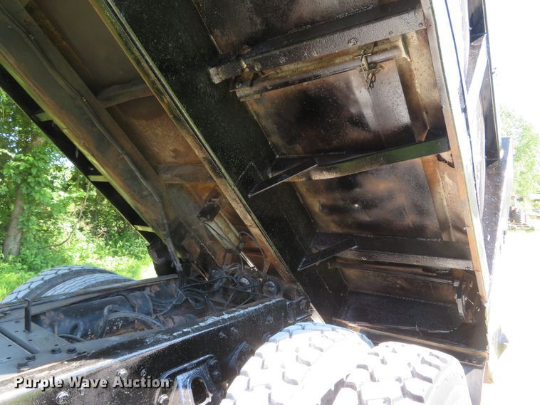 image for item DH1033 1994 Ford L8000  dump truck