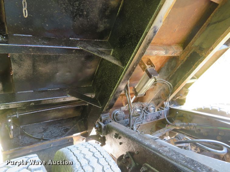 image for item DH1033 1994 Ford L8000  dump truck