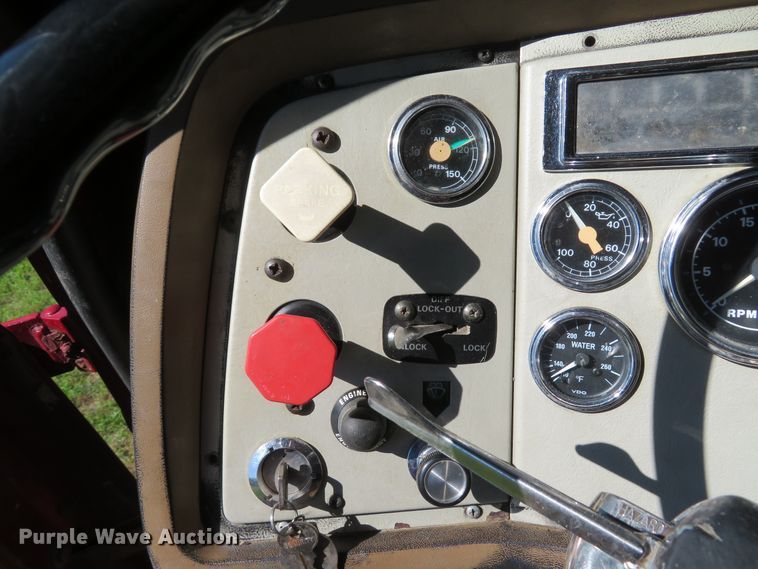 image for item DH1033 1994 Ford L8000  dump truck