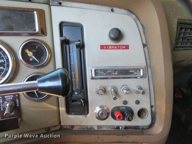 image for item DH1033 1994 Ford L8000  dump truck