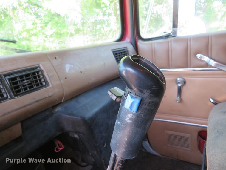 image for item DH1033 1994 Ford L8000  dump truck