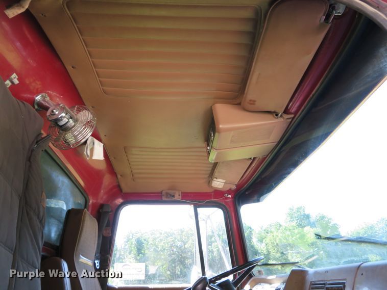 image for item DH1033 1994 Ford L8000  dump truck