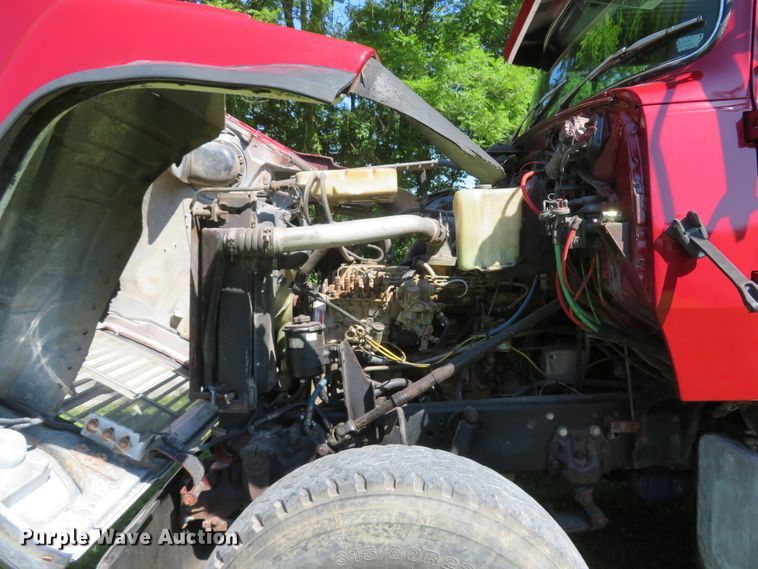 image for item DH1033 1994 Ford L8000  dump truck