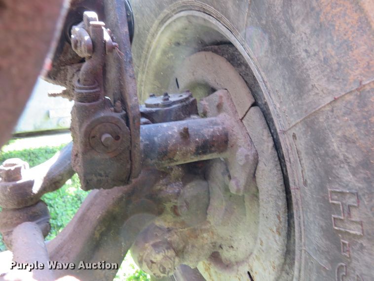 image for item DH1033 1994 Ford L8000  dump truck