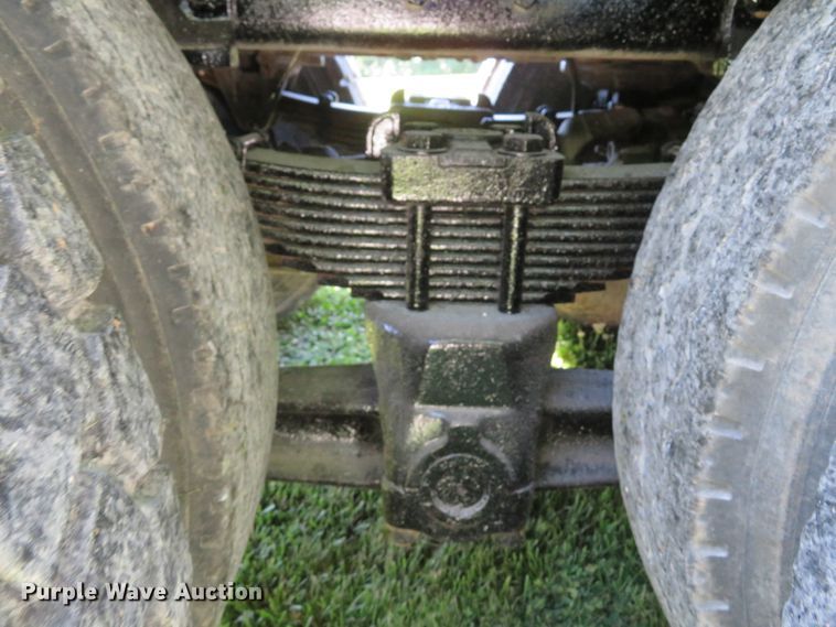 image for item DH1033 1994 Ford L8000  dump truck