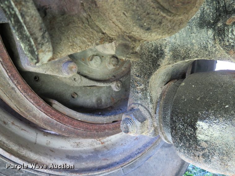 image for item DH1033 1994 Ford L8000  dump truck