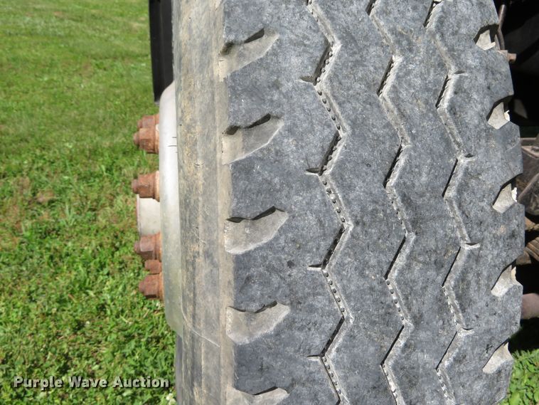 image for item DH1033 1994 Ford L8000  dump truck