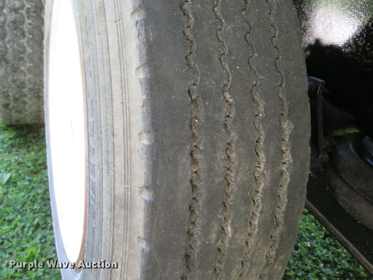 image for item DH1033 1994 Ford L8000  dump truck