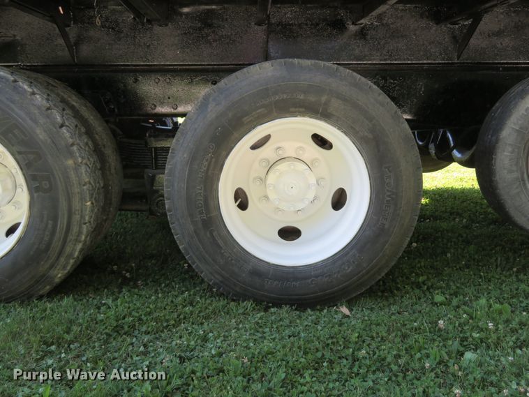 image for item DH1033 1994 Ford L8000  dump truck