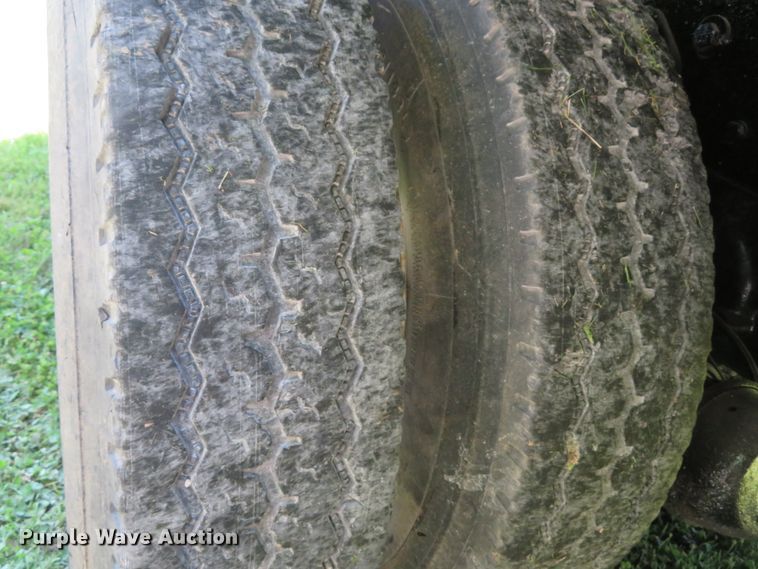 image for item DH1033 1994 Ford L8000  dump truck