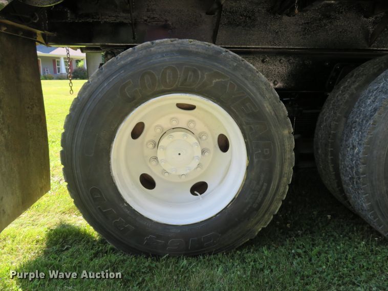 image for item DH1033 1994 Ford L8000  dump truck