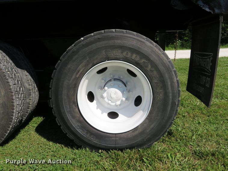 image for item DH1033 1994 Ford L8000  dump truck