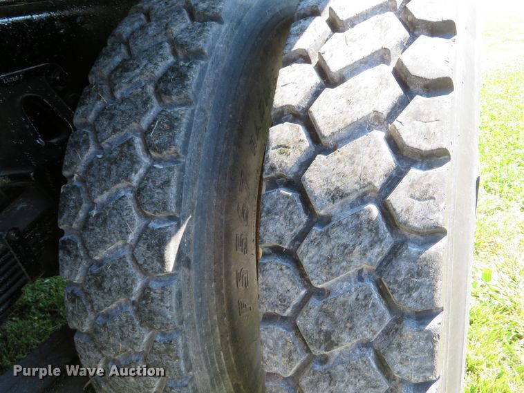 image for item DH1033 1994 Ford L8000  dump truck