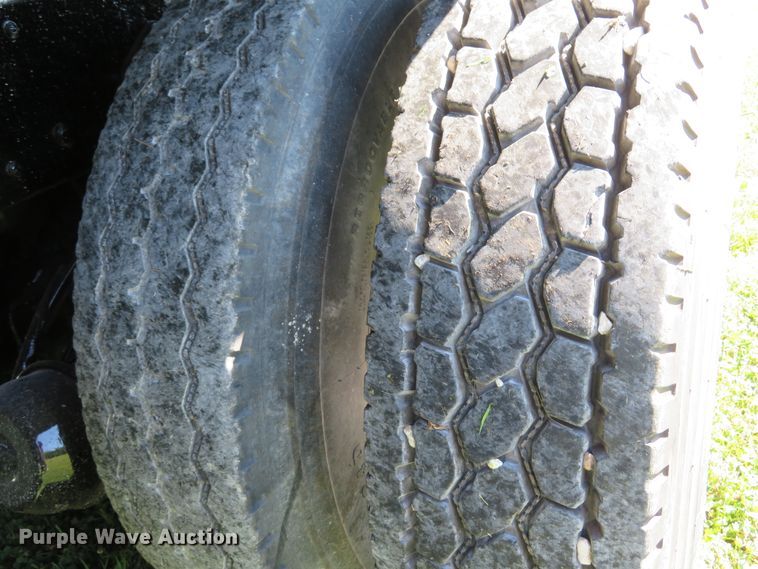 image for item DH1033 1994 Ford L8000  dump truck