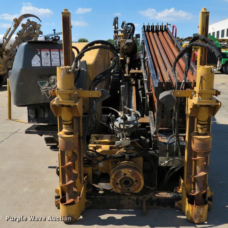 image for item DH1048 2006 Vermeer D24X40 Series II Navigator  directional boring unit