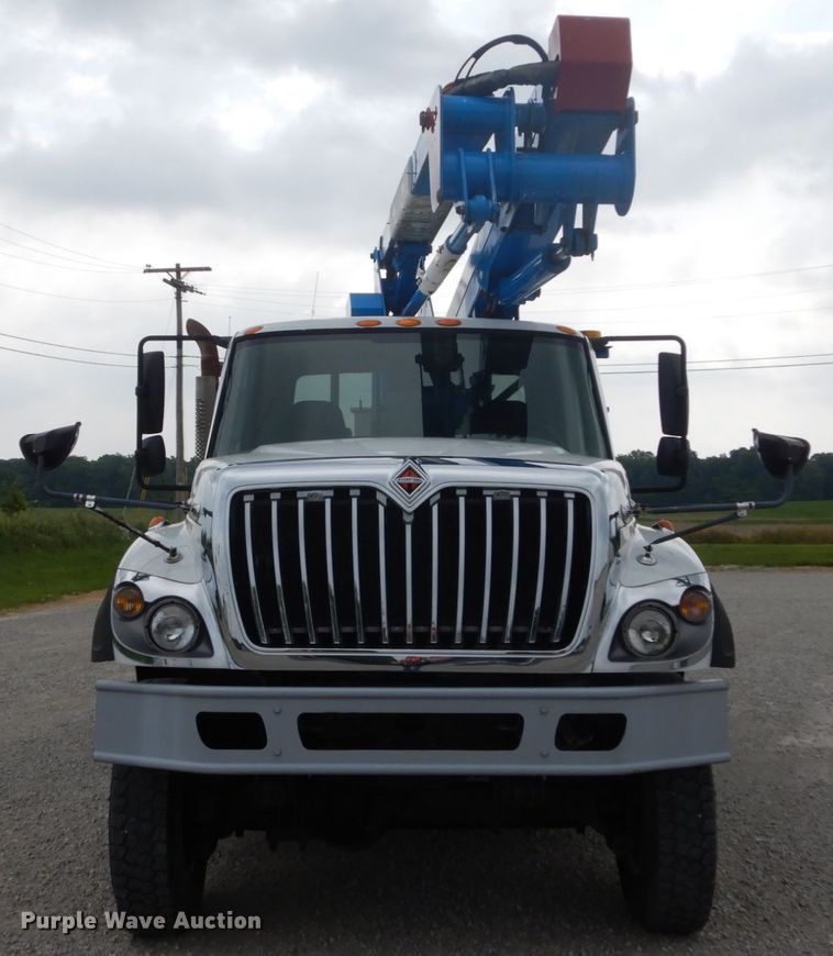 image for item DH5113 2011 International 7300SFA  bucket truck
