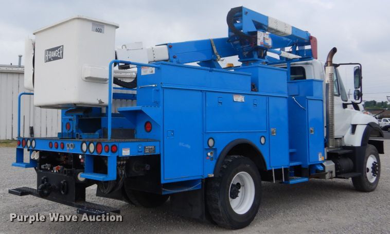 image for item DH5113 2011 International 7300SFA  bucket truck