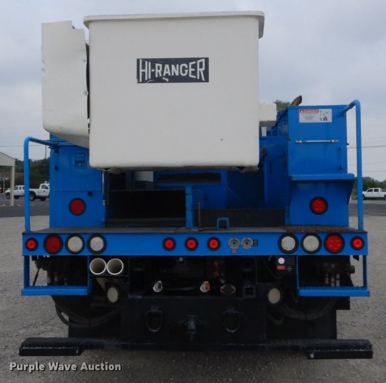 image for item DH5113 2011 International 7300SFA  bucket truck