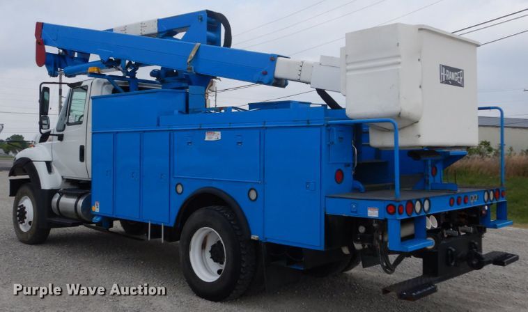 image for item DH5113 2011 International 7300SFA  bucket truck