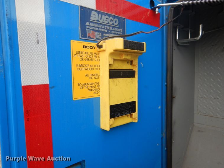 image for item DH5113 2011 International 7300SFA  bucket truck