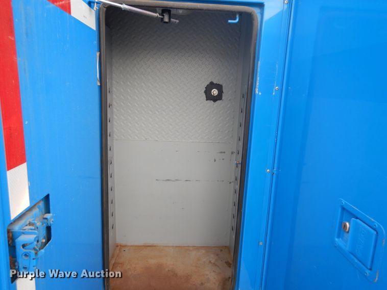 image for item DH5113 2011 International 7300SFA  bucket truck