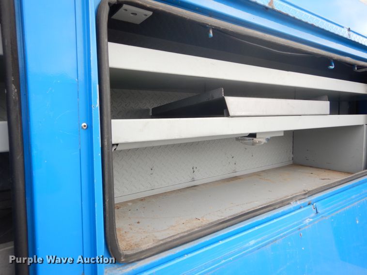 image for item DH5113 2011 International 7300SFA  bucket truck