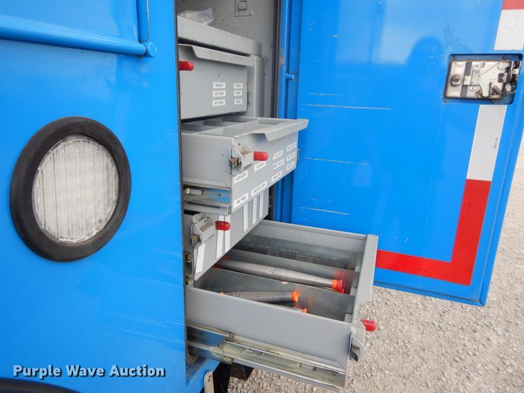 image for item DH5113 2011 International 7300SFA  bucket truck